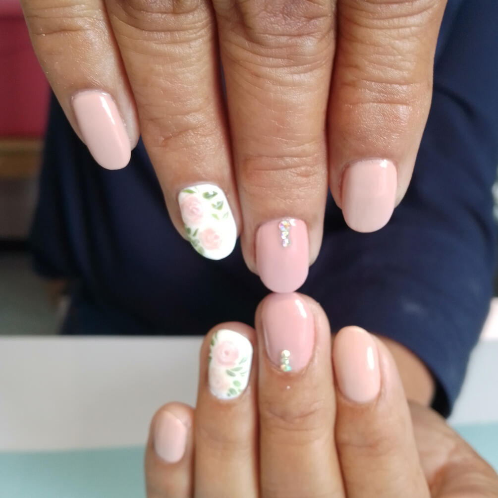 Soft pink and marbled purple nails design